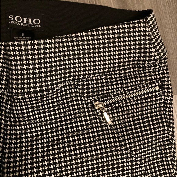 Soho Apparel Ltd. Houndstooth elastic waist skinny pants - Picture 4 of 10